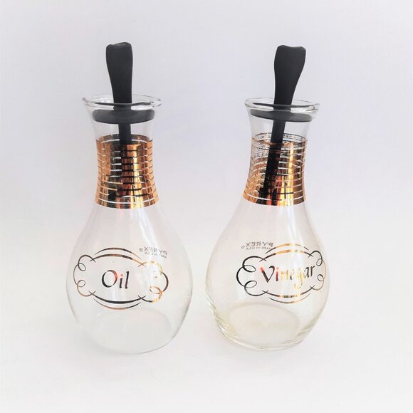 VTG Pyrex Oil & Vinegar Glass Cruets with Tops Gold Bands Original Stoppers - Picture 2 of 12